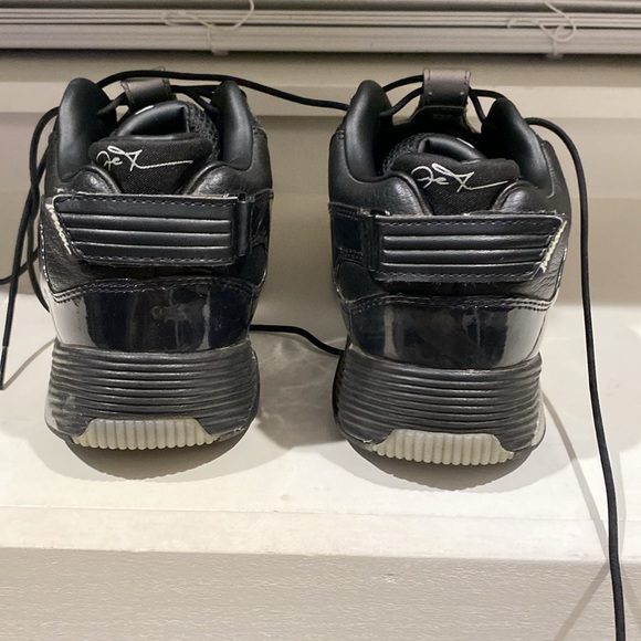 Allen Iverson shoes - Picture 2 of 7